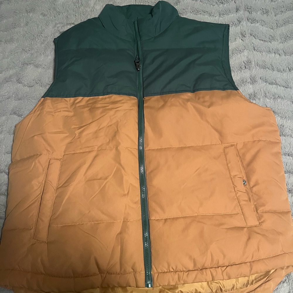 Men’s puffer vest